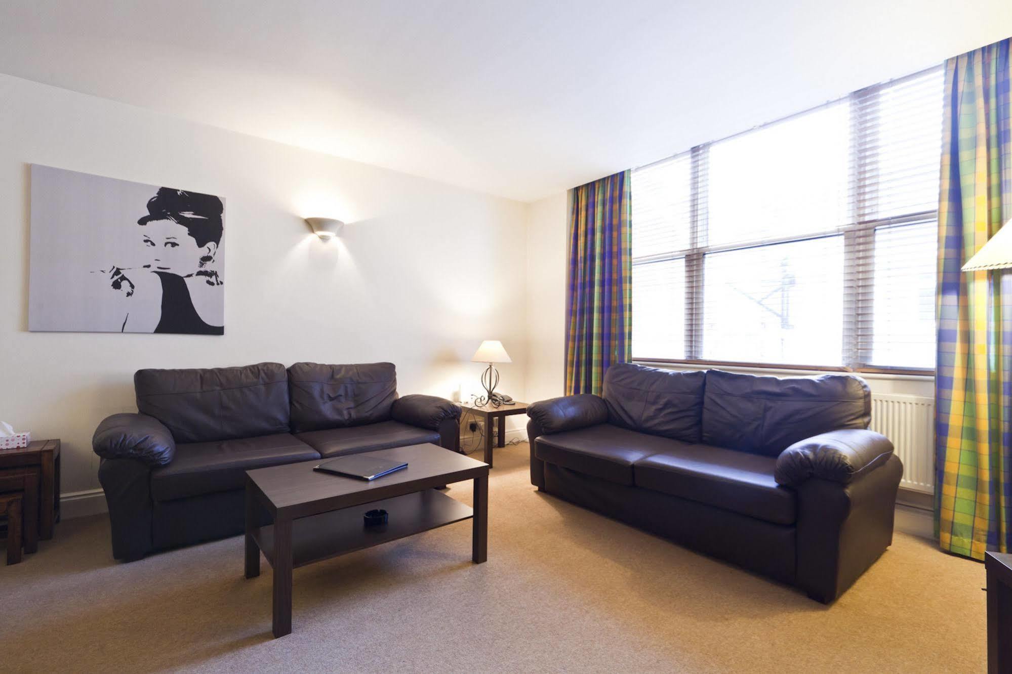 Park Lane City Apartments 런던 외부 사진